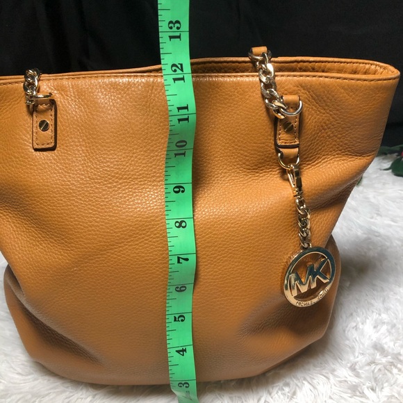 Michael Kors - Picture 2 of 10